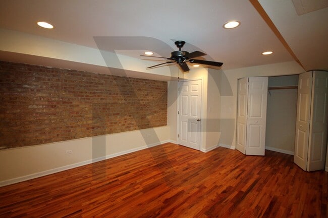 Building Photo - 436 W Surf St