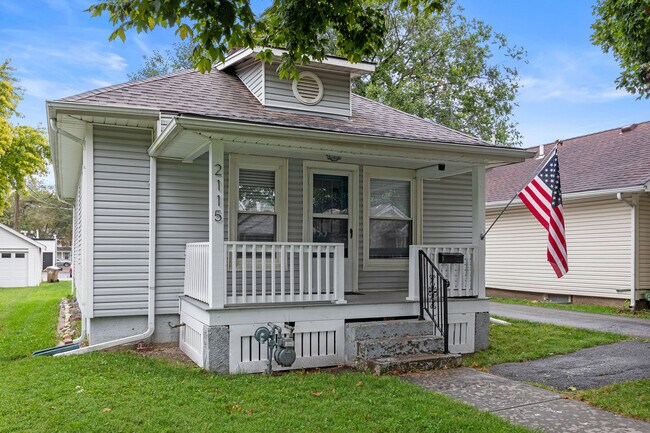 Building Photo - 2115 Clay St