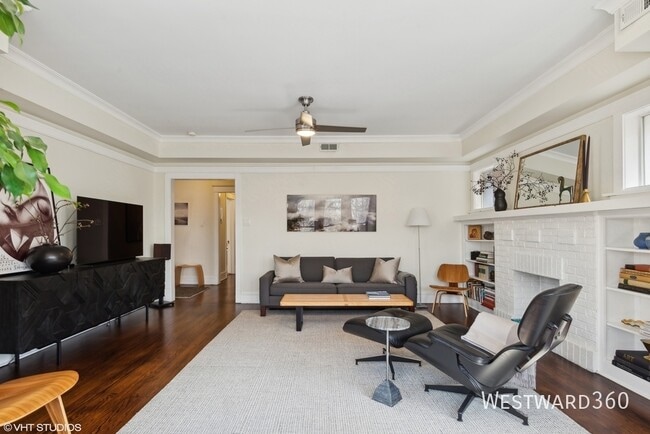 Building Photo - 5017 N California-2