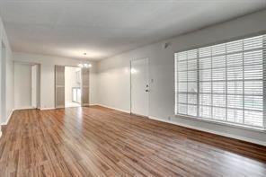 Building Photo - 2121 Fountain View Dr