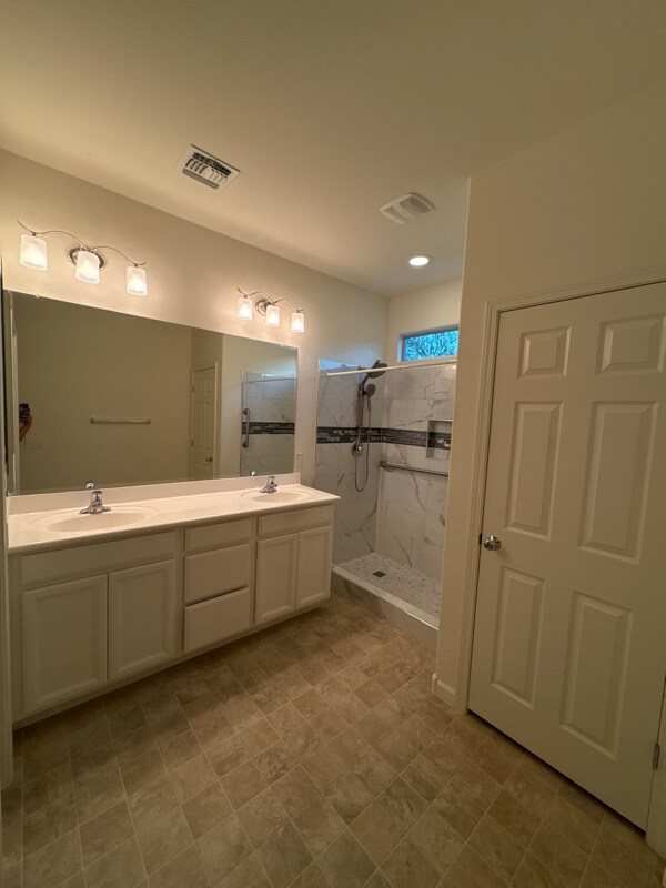 Foto del edificio - 652 S 202nd Dr