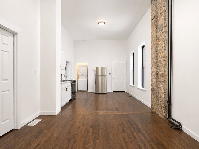 Foto del edificio - 8714 S Commercial Ave