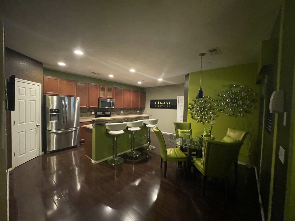 Foto principal - 601 Menaul Blvd NE