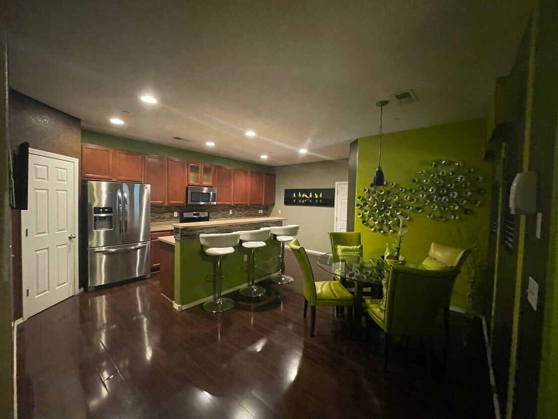 601 Menaul Blvd NE Unit 1502, Albuquerque, NM 87107 Condo for Rent