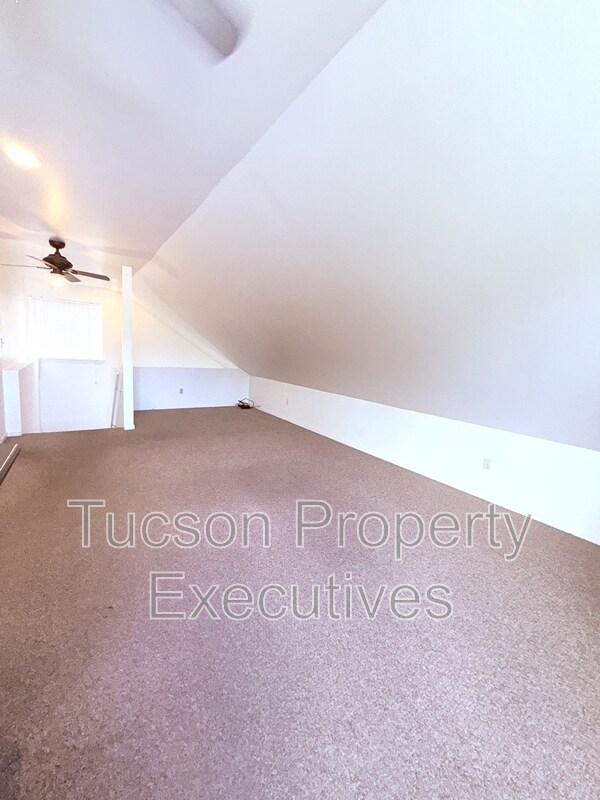 Foto del edificio - 4745 E 2nd St