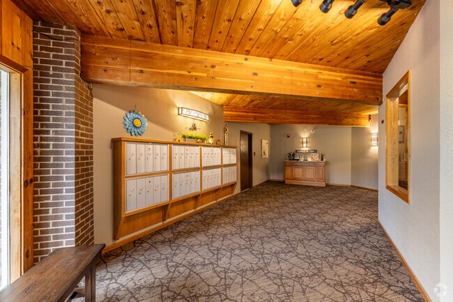 Lobby Photo - White Bear Royal