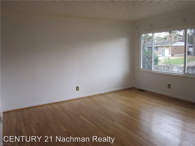 Foto del edificio - 3 br, 1 bath House - 1204 Warfield Drive