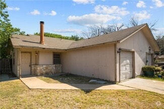 Building Photo - 906 Country Aire Dr