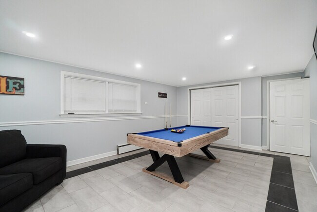 Foto del edificio - 7069 N Crawford Ave