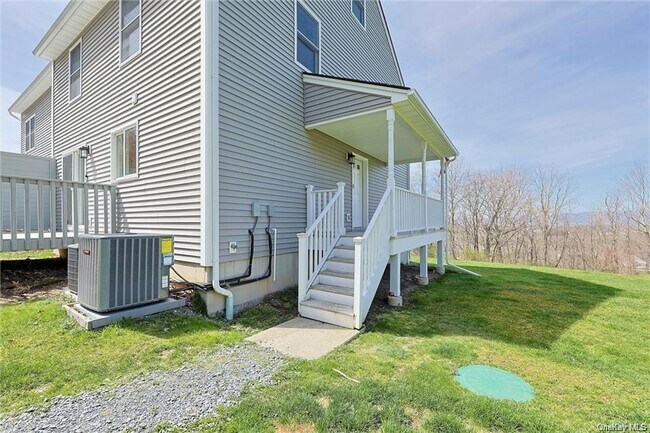 Building Photo - 8 Bel Air Dr