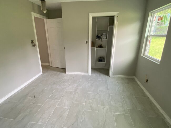 Foto del edificio - 7403 Pleasant Rdg Rd