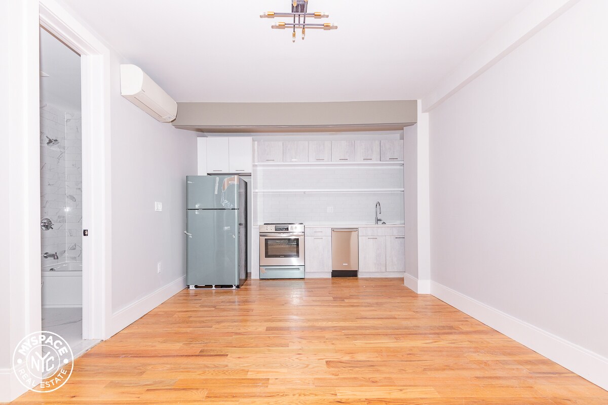 Primary Photo - 245 Sullivan Pl