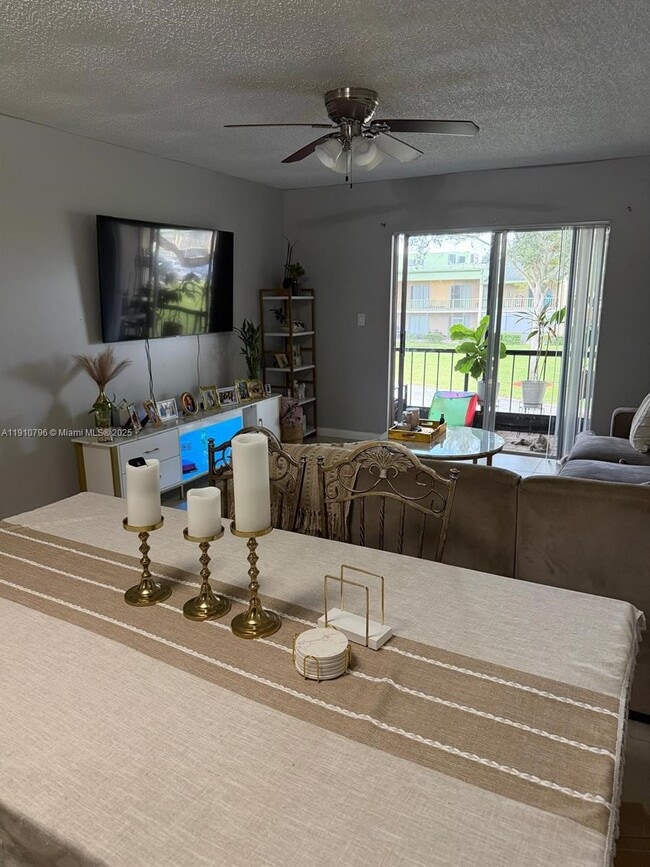 Foto del edificio - 4124 NW 88th Ave