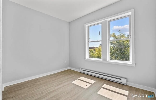 Building Photo - 25 Whittier St