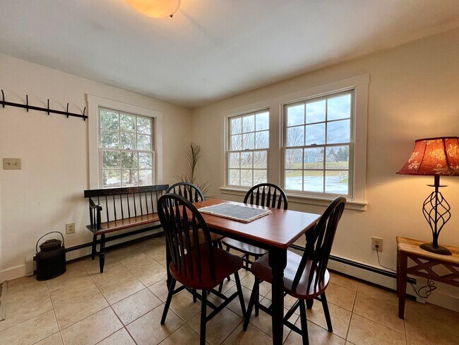 Foto del edificio - AVAIL NOW - UTILITIES INCLUDED - 2 Bed/2 B...