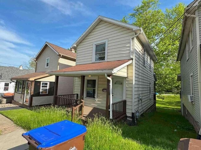 Building Photo - 435 Watson St