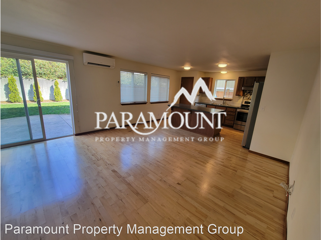 Building Photo - 3 br, 1.5 bath House - 2261 SE Abernathy Ct