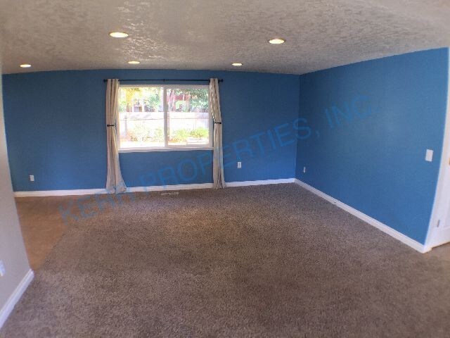 Building Photo - 2502 NE Hale Ave