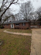 Building Photo - 402 11th Ave SE