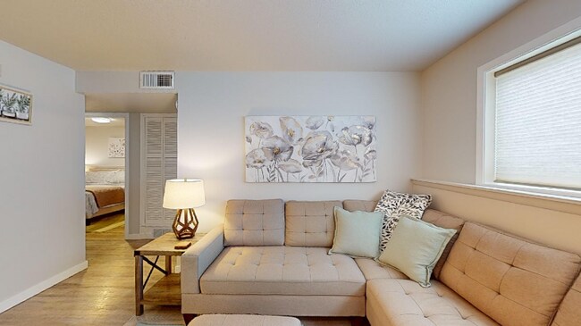 Foto del edificio - 1701 Hudson St