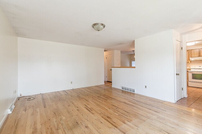 Foto del edificio - 7420 Webster St