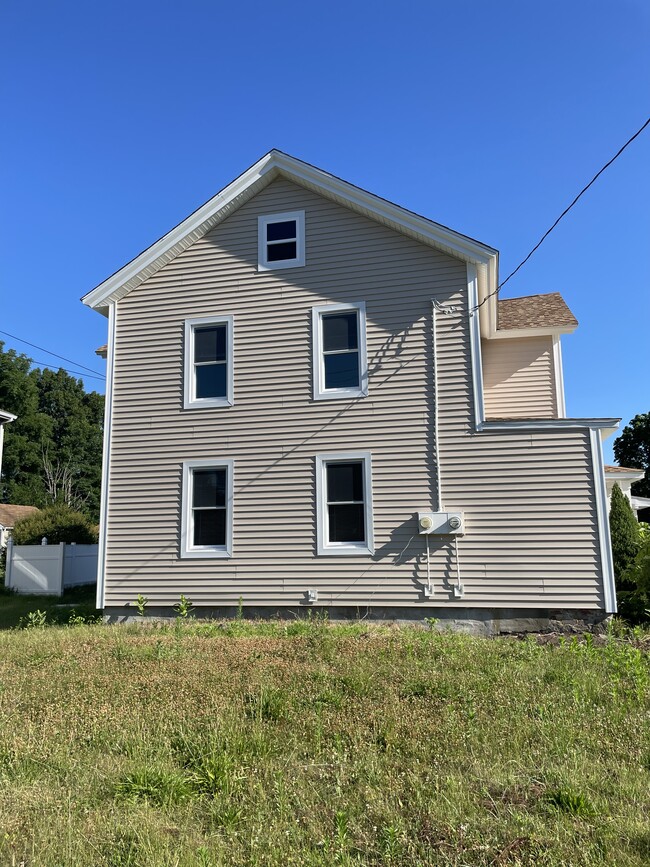 Building Photo - 105 New Britain Ave