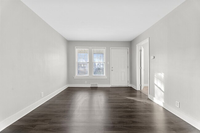 Building Photo - 1847 8th St