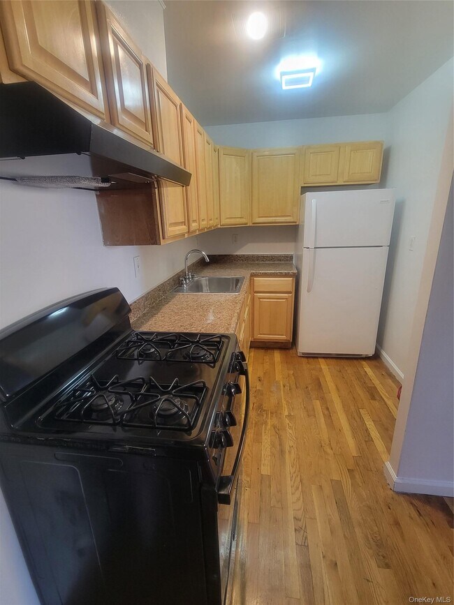 Foto del edificio - 2407 Barker Ave