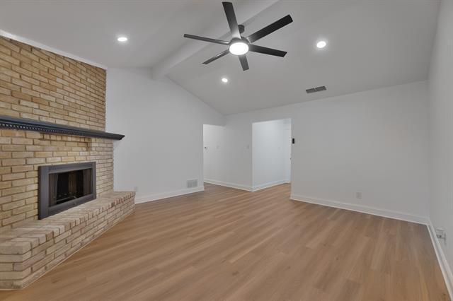 Foto principal - 7609 Red Oak St