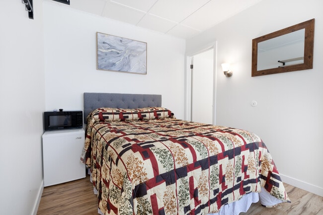 Building Photo - 12 Columbia St