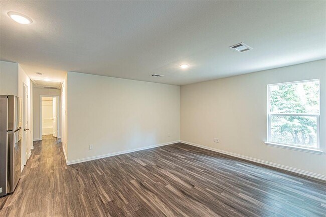 Building Photo - 5509 Nielan St