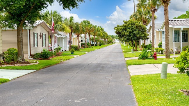 Foto del edificio - Lake Pointe Village