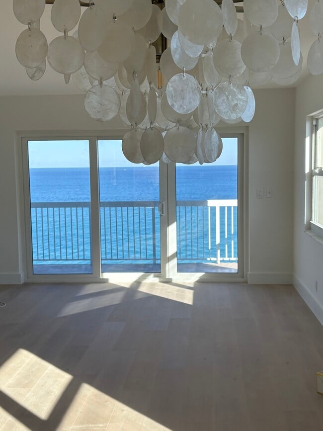 Foto del edificio - 1069 Hillsboro Mile