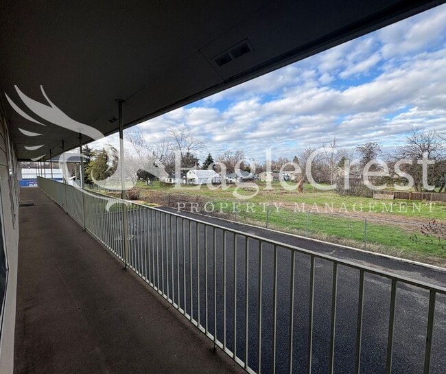 Foto del edificio - 706/708SCollege