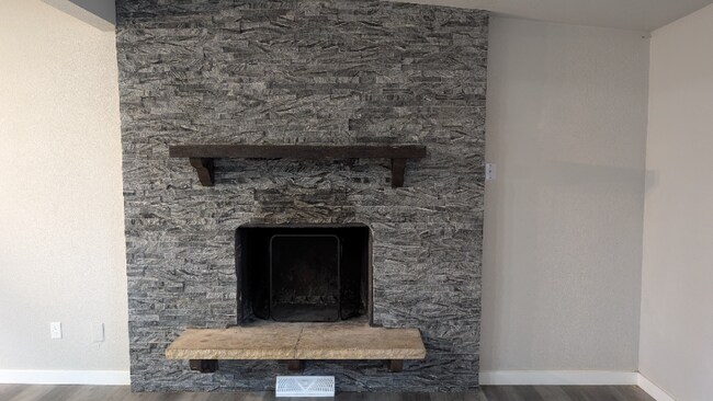 Foto del edificio - 6530 Burrows Rd