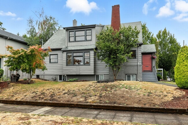Foto del edificio - 423 NE 55th Ave