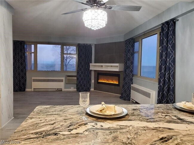 Foto del edificio - 11820 Edgewater Dr