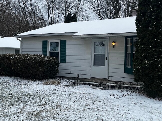 Building Photo - 2211 Raintree Pl