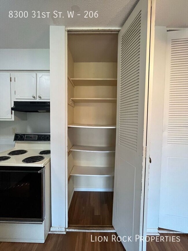 Foto del edificio - 8300 W 31st St