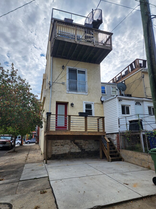Building Photo - 764 E Fort Ave
