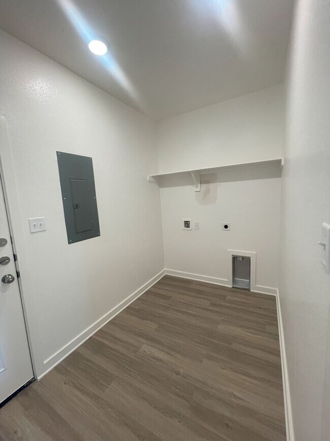 Foto del edificio - 1612 W 5th St