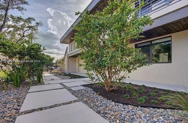 Foto del edificio - 1273 NE 38th St