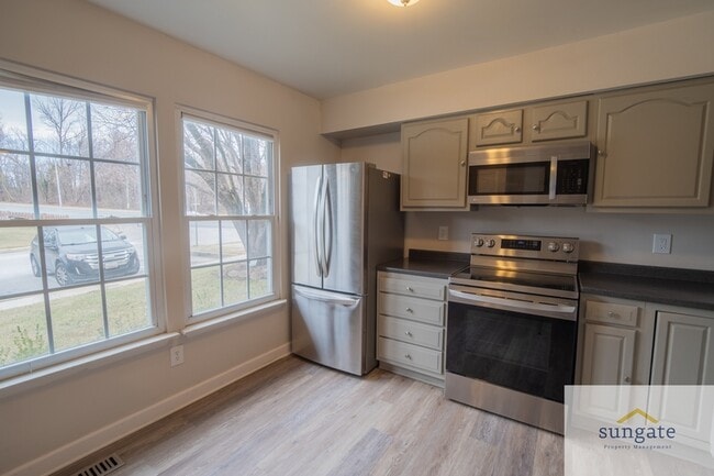 Building Photo - 5 Grandee Ct