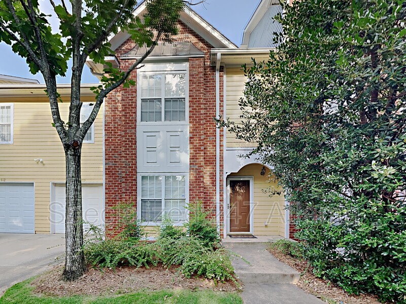 Primary Photo - 1732 Pryor Rd SW
