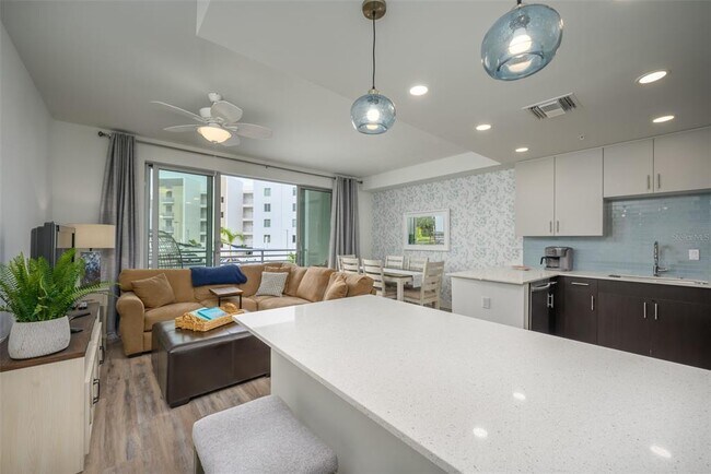 Building Photo - 1703 N Tamiami Trl