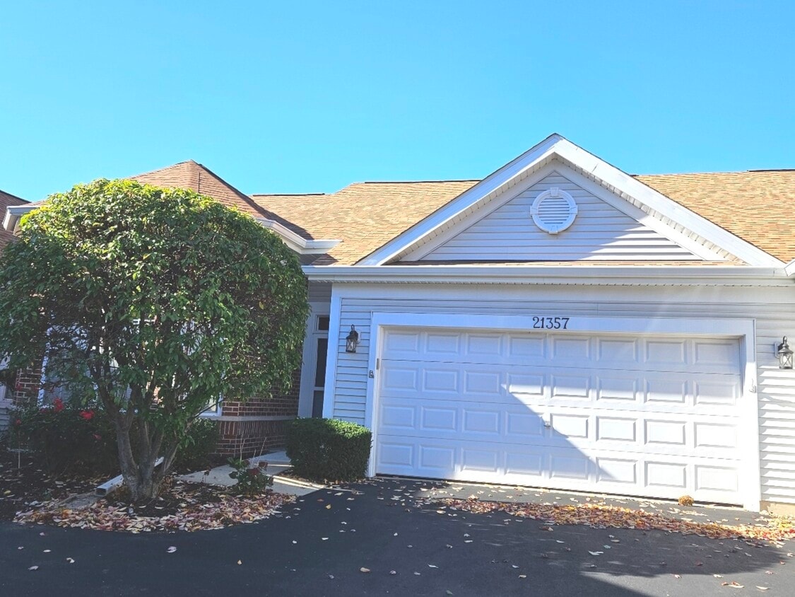 Foto principal - 21357 W Douglas Ln