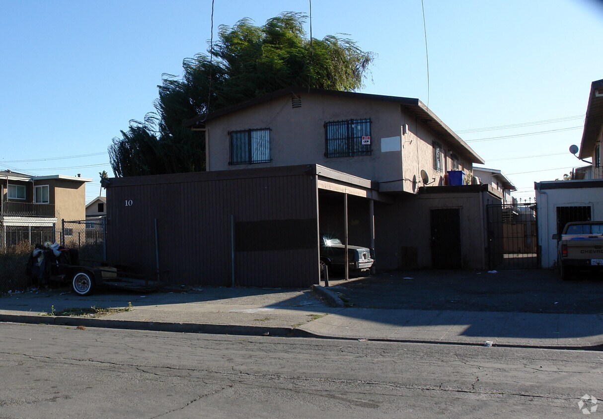 Primary Photo - 10 1st St