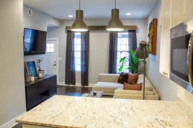 Foto del edificio - 2344 N Oakley Ave