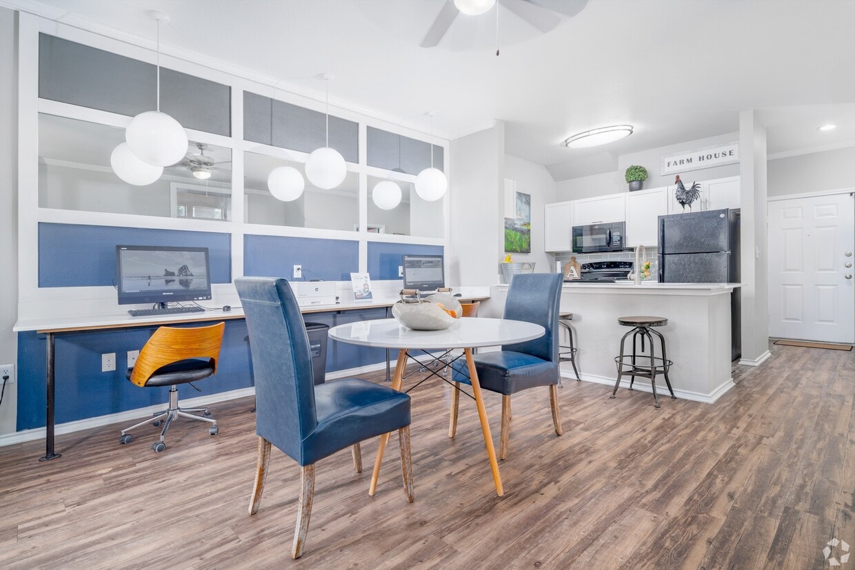 Primary Photo - Apex Apartments