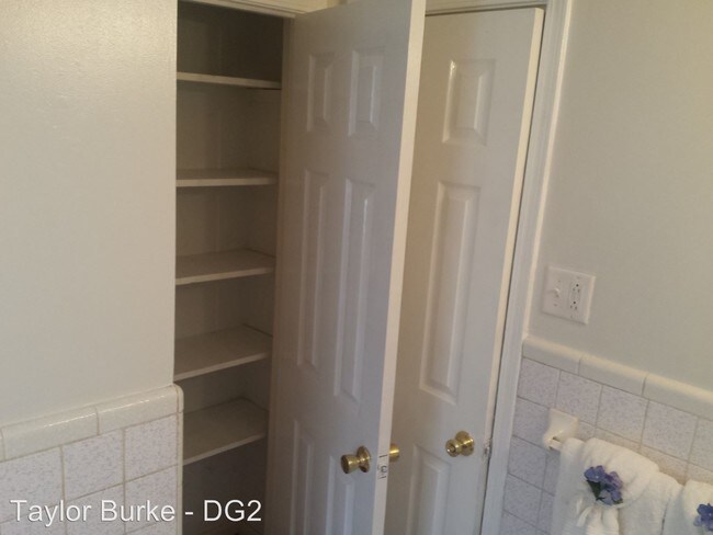 Building Photo - 3 br, 2 bath House - 917 20th Ave NW